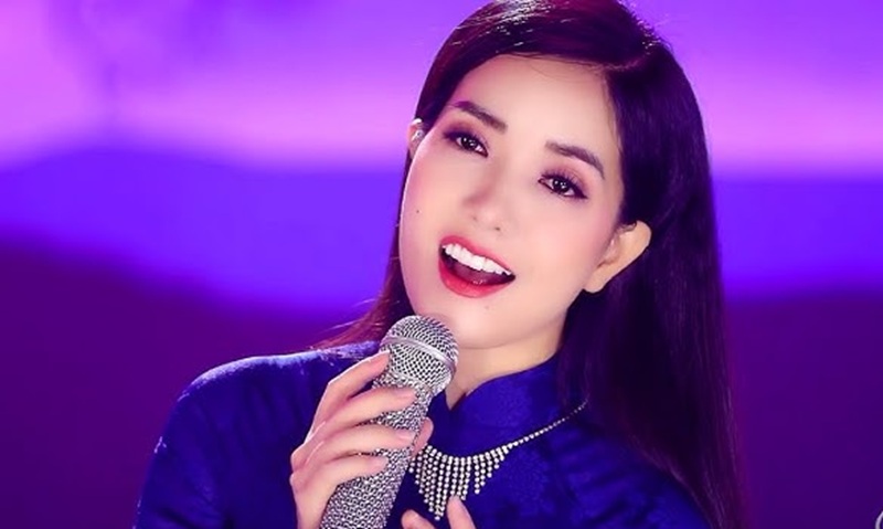 Ca sĩ Thúy Huyền