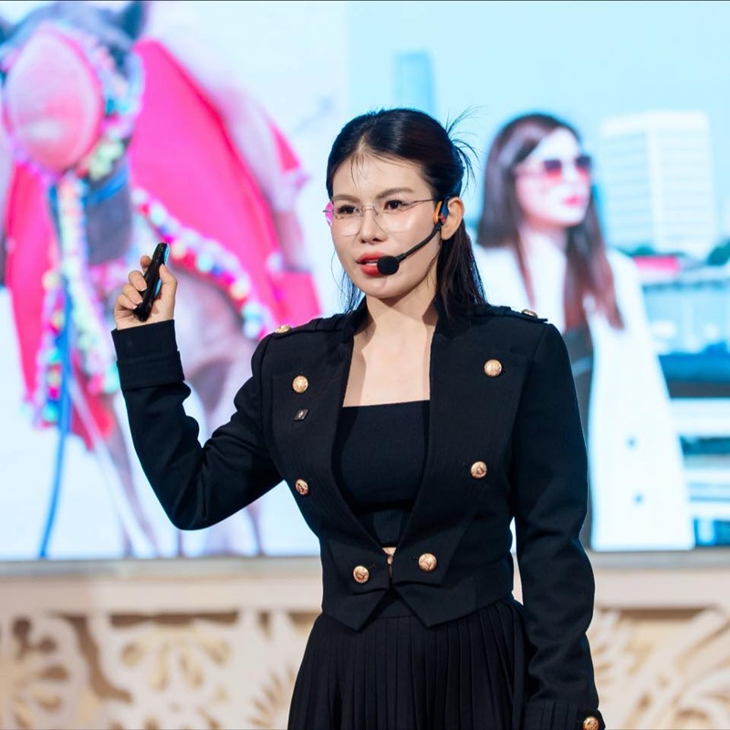 Tomato Hường là ai?