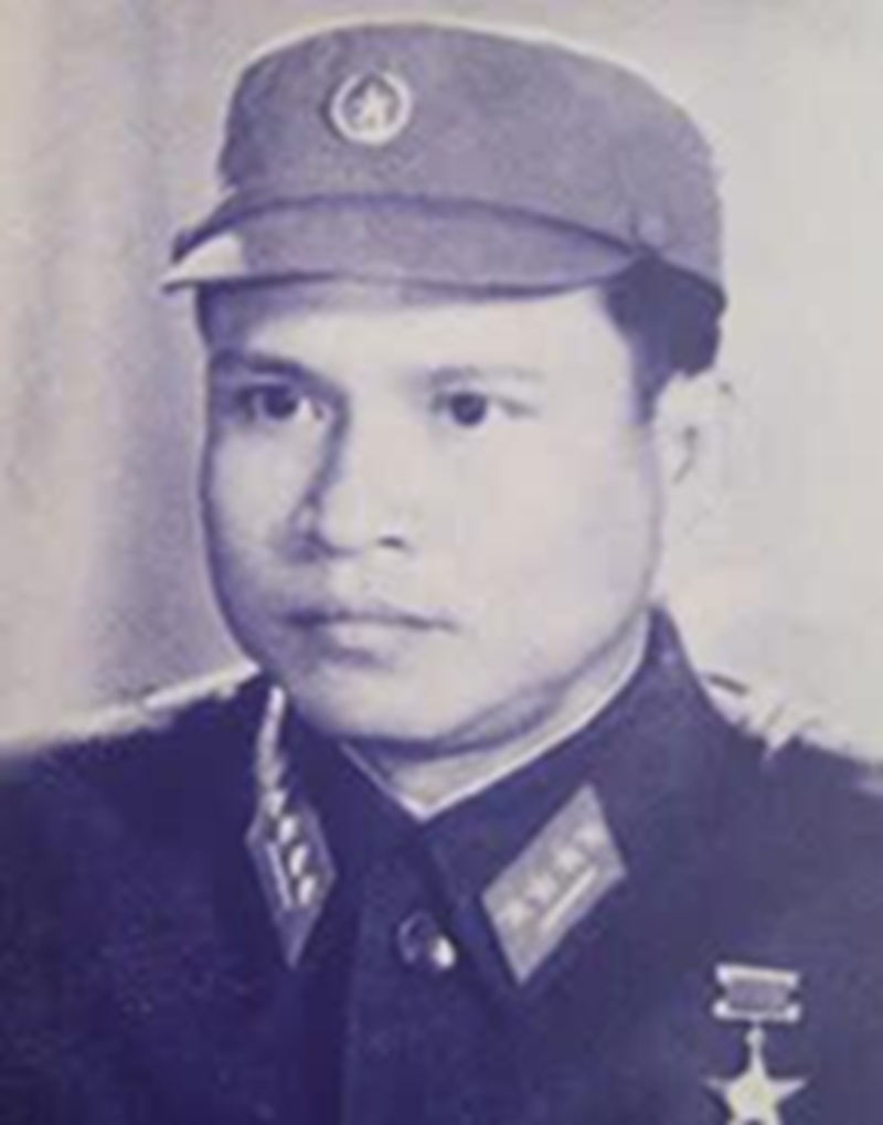 Bùi Văn Ba là ai?