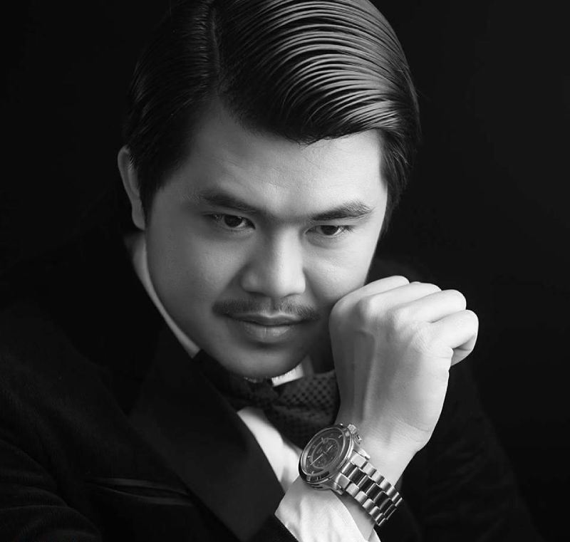 Phú Quý là một ca sĩ nhạc bolero