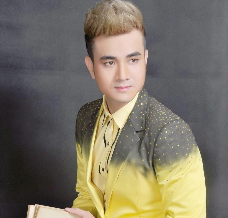 Ca sĩ Cao Sỹ Hùng được nhiều khán giả chú ý và yêu mến