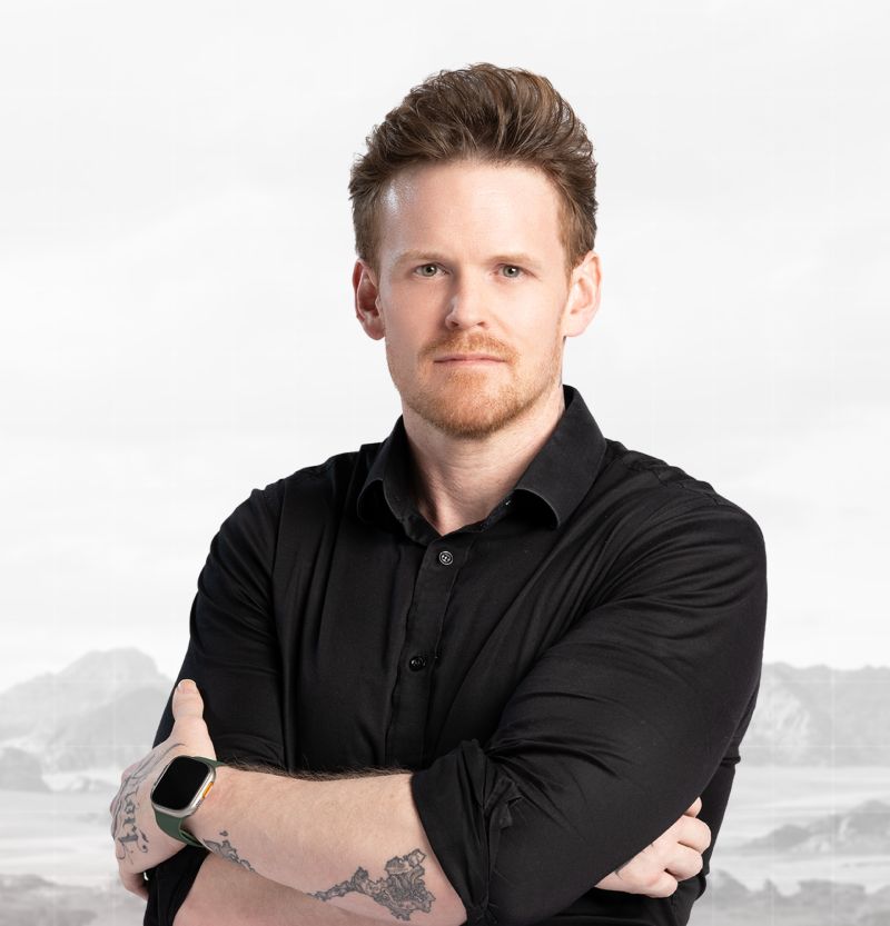 Dane Fort còn được nhắc đến với đời tư liên quan đến nữ diễn viên Elly Trần