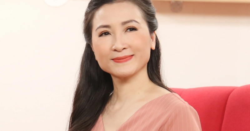 Diễn viên Khánh Huyền còn bén duyên với vai trò MC