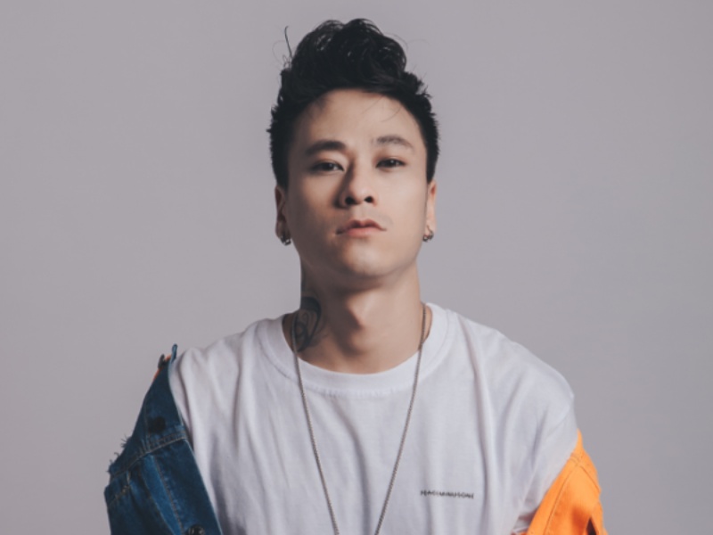 Năm 2005, Minh Trí gia nhập Big Toe