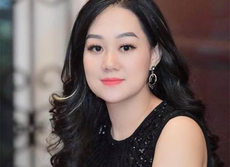 Năm 21 tuổi, Vân Anh kết hôn và mang thai con đầu lòng