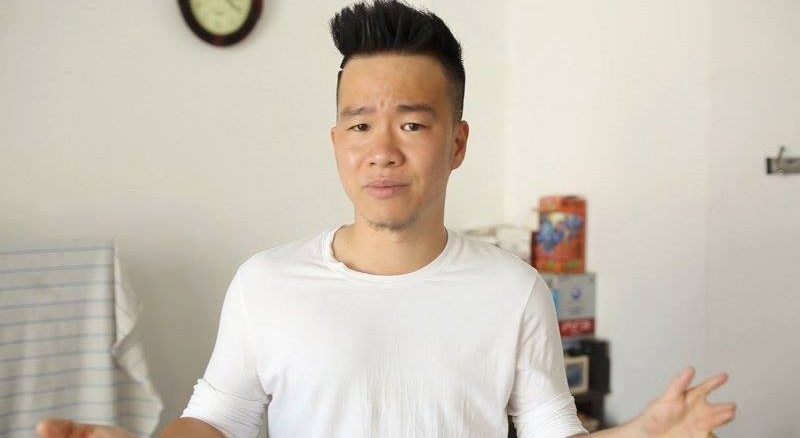 Dưa Leo là nghệ sĩ hài độc thoại tiên phong tại Việt Nam