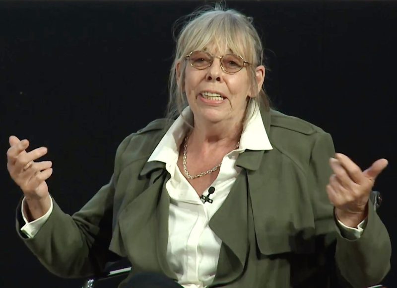 Frances de la Tour là một nữ diễn viên người Anh