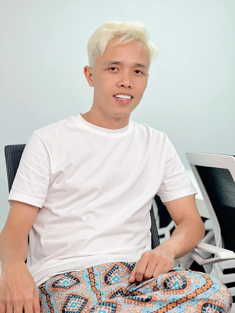 Huy Quần Hoa là ai?