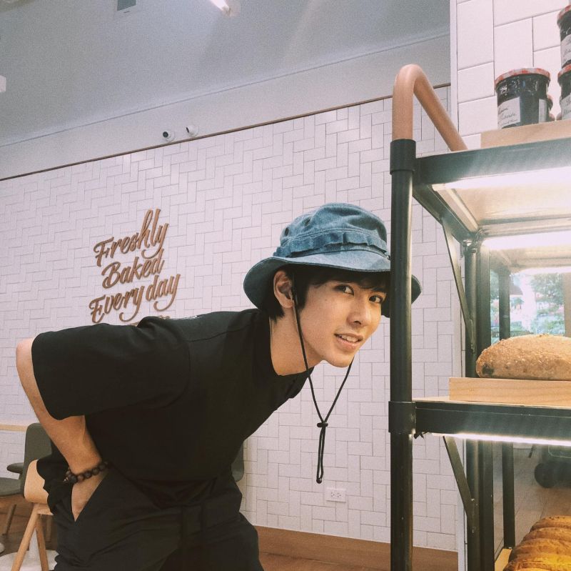 Jack Carry On nổi tiếng với các bộ phim ngắn và phim trực tuyến có kỹ xảo ấn tượng