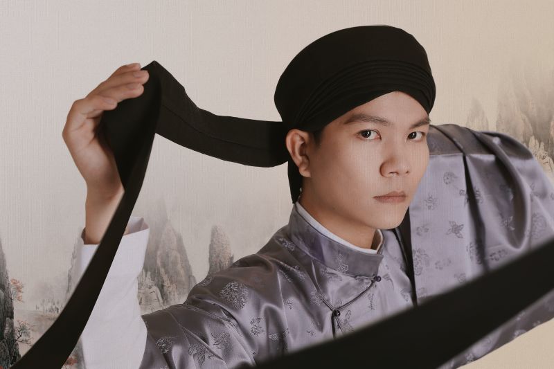 Jang Nguyễn là một ca sĩ kiêm nhạc sĩ trẻ