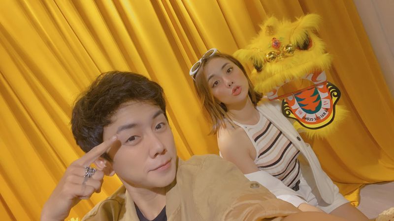 Kenji được chú ý vì mối quan hệ với ca sĩ, MC và nghệ sĩ Miko Lan Trinh