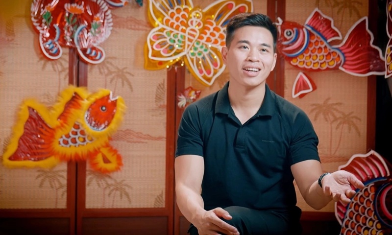 Lê Anh Nuôi nổi tiếng với video chia sẻ bữa ăn trong quân đội