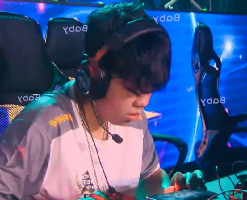 Lê Bình Gaming là chàng streamer được mệnh danh là "thần đồng Free Fire"