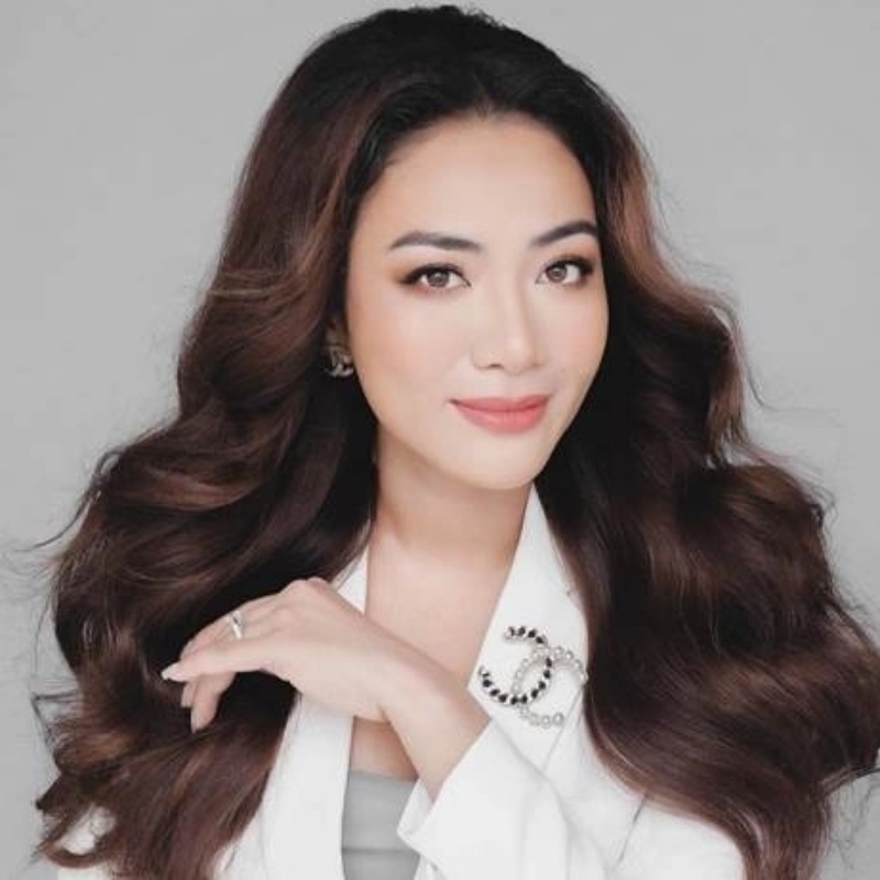 Tháng 7/2017, Hồng Nhung thành lập Công ty TNHH Matxi Corp