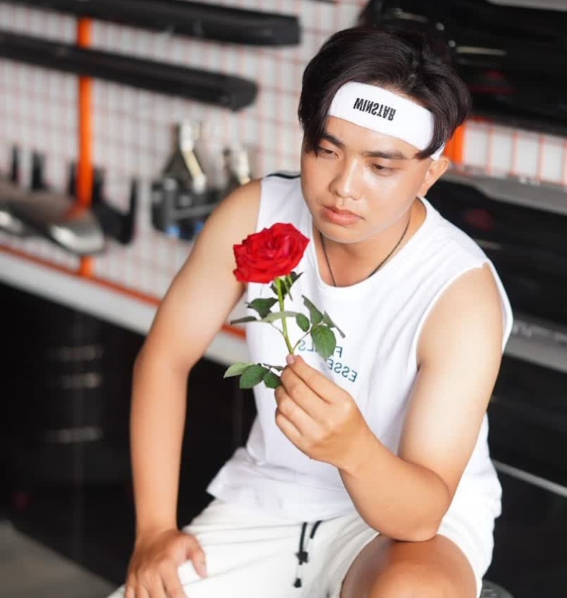 Lee Ken là một nam rapper trẻ người Việt Nam