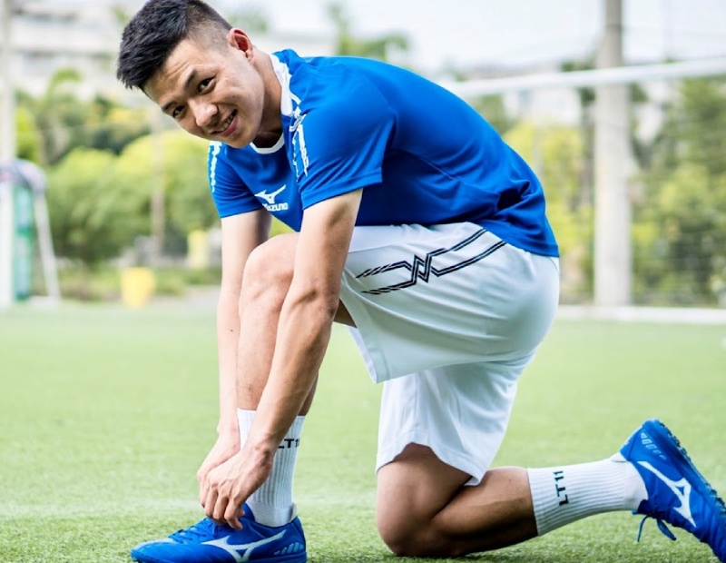 Long Thổ là cầu thủ bóng đá phủi nổi tiếng nhất Hà Nội