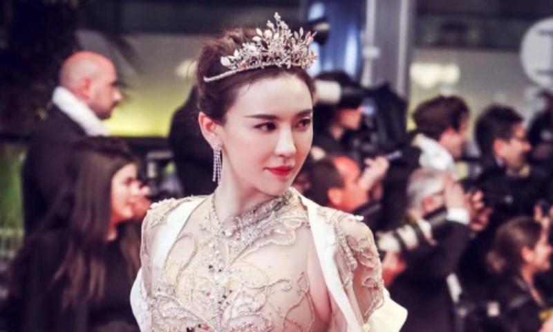 Lữ Giai Dung thừa nhận chi tiền đi thảm đỏ Cannes