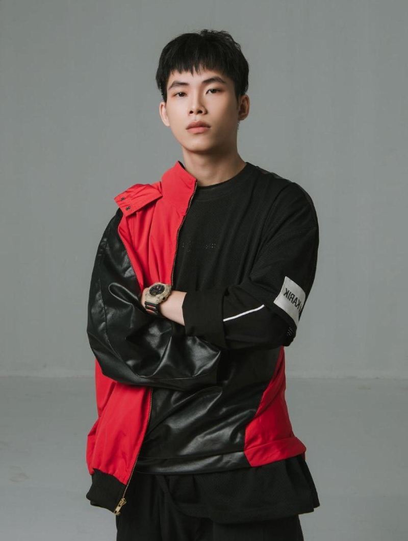 Mai Thanh An là một rapper trẻ được biết đến qua nghệ danh Dlow