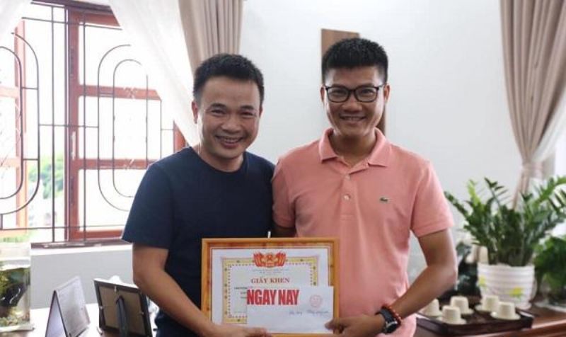 Ngoài nghiệp báo, anh cũng là tác giả của một số tác phẩm văn học