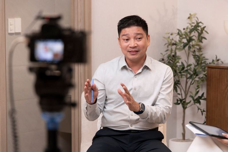 Nội dung của ông được lan tỏa rộng rãi với hàng triệu lượt xem trên các nền tảng trực tuyến