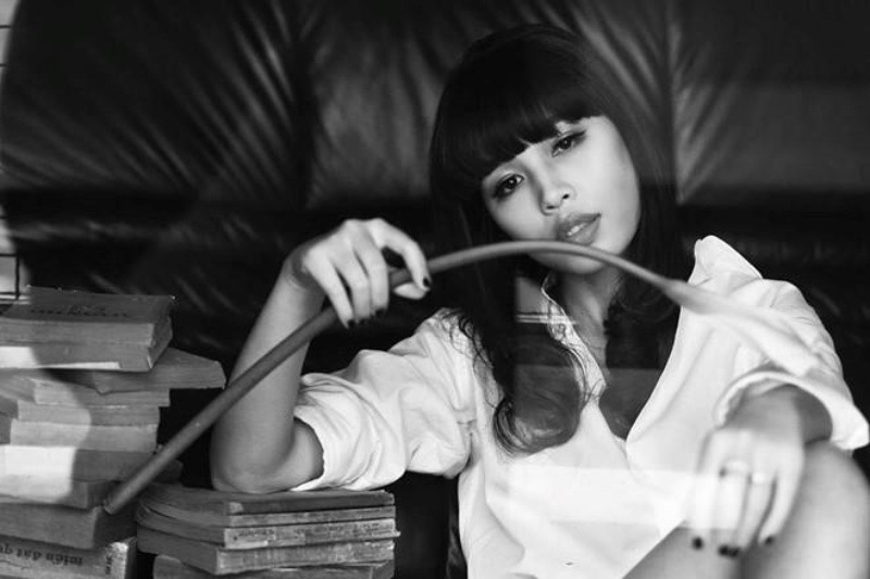 Năm 2010, Linh Lê chính thức ra mắt độc giả với tiểu thuyết đầu tay "Không khóc ở Kuala Lumpur"