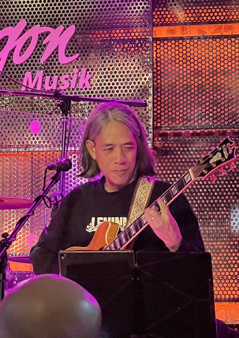 Nhạc sĩ Thanh Phương là một trong những nhà sản xuất âm nhạc và nghệ sĩ guitar có uy tín