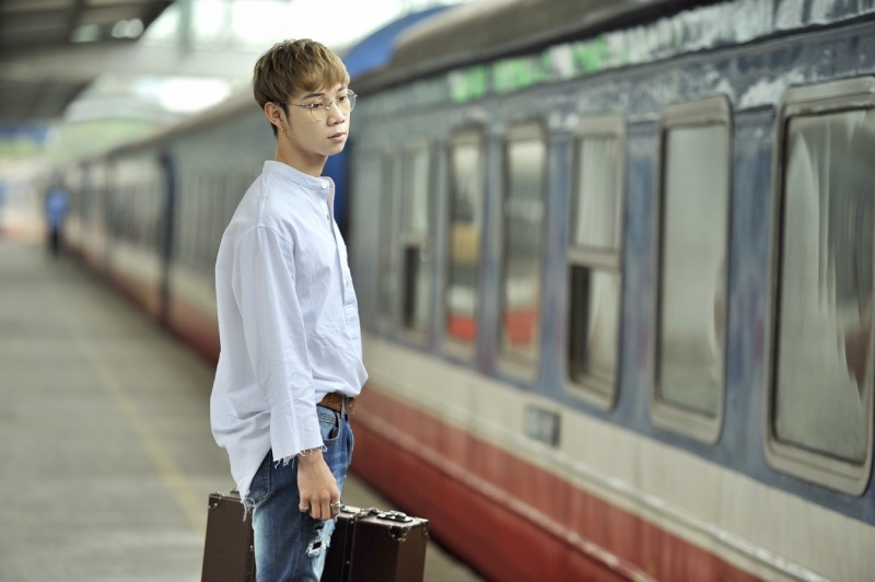 NIT ca sĩ được biết đến qua chương trình Phiên Bản Hoàn Hảo năm 2017.