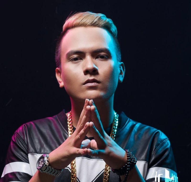 DJ Njay được biết đến trong cộng đồng âm nhạc điện tử và remix