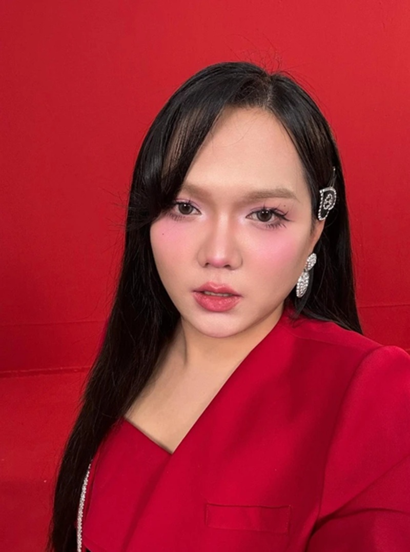 Phạm Thoại là ai?