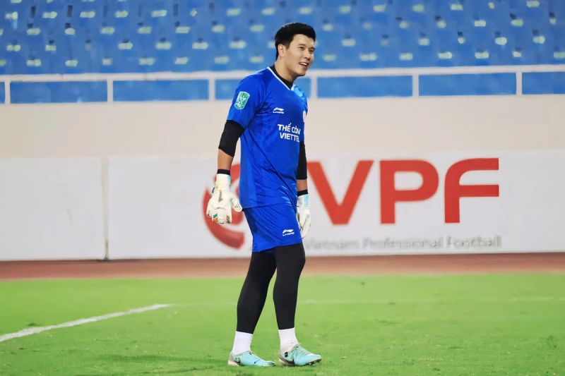 Quàng Thế Tài là một cầu thủ bóng đá điển trai