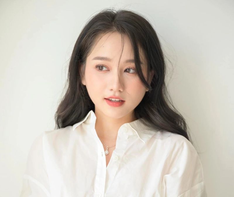 Trúc Anh là một diễn viên trẻ nổi tiếng sau khi đảm nhận vai Hà Lan trong bộ phim Mắt biếc (2019)