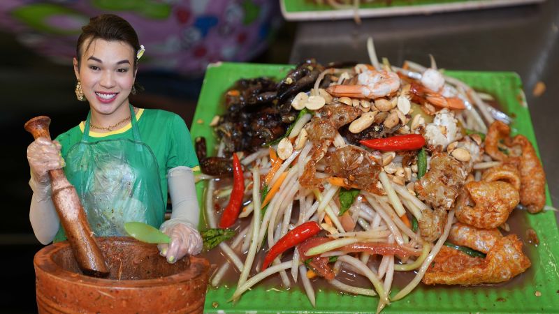 Cô thường được cộng đồng mạng gọi với biệt danh “nữ hoàng gỏi đu đủ” hay “thánh gỏi đu đủ”