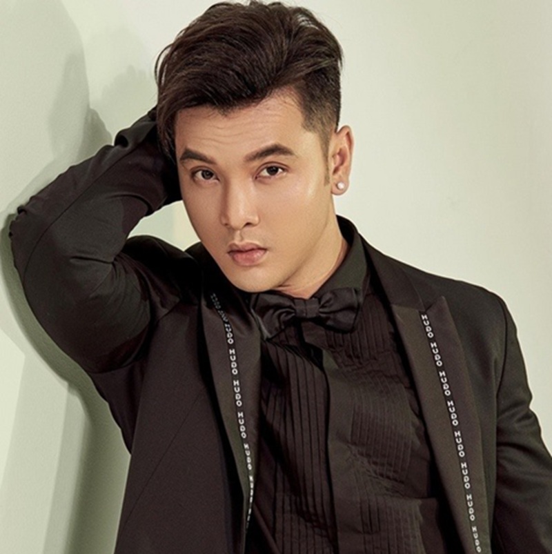 Ưng Hoàng Phúc là ai?