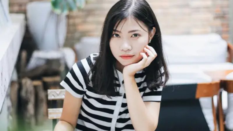 Xesi là một nữ ca sĩ, nhạc sĩ và nghệ sĩ âm nhạc