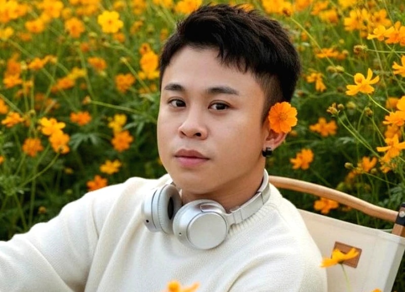 Xuân Tiến là diễn viên hài có chiều cao khiêm tốn nhất showbiz Việt.