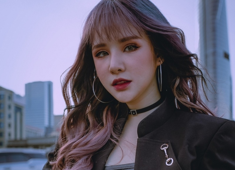 Yến Tatoo nổi tiếng nhờ những bản cover nhạc chế viral trên mạng xã hội