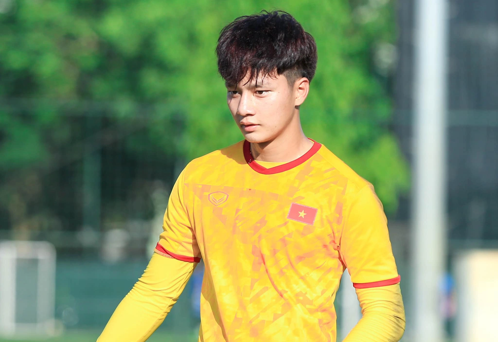 cao-van-binh-nam-than-bong-da-viet-nam