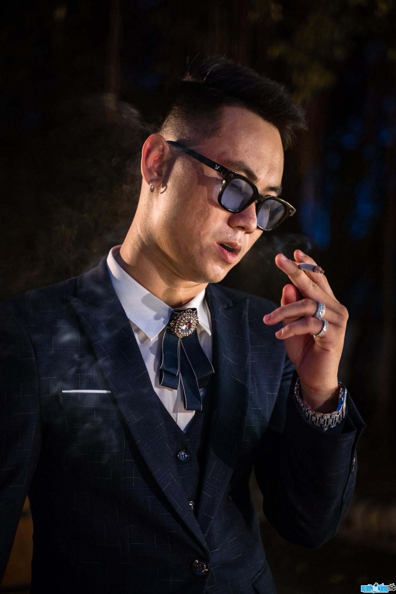 Chi Tiết Về Dick Rapper