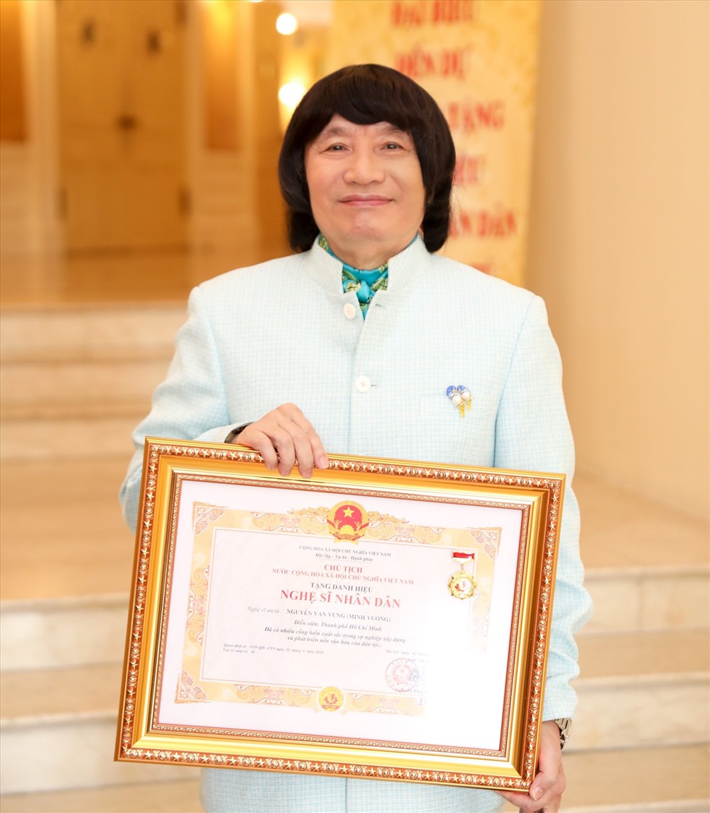 chi-tiet-ve-su-nghiep-va-cuoc-doi-cua-minh-vuong