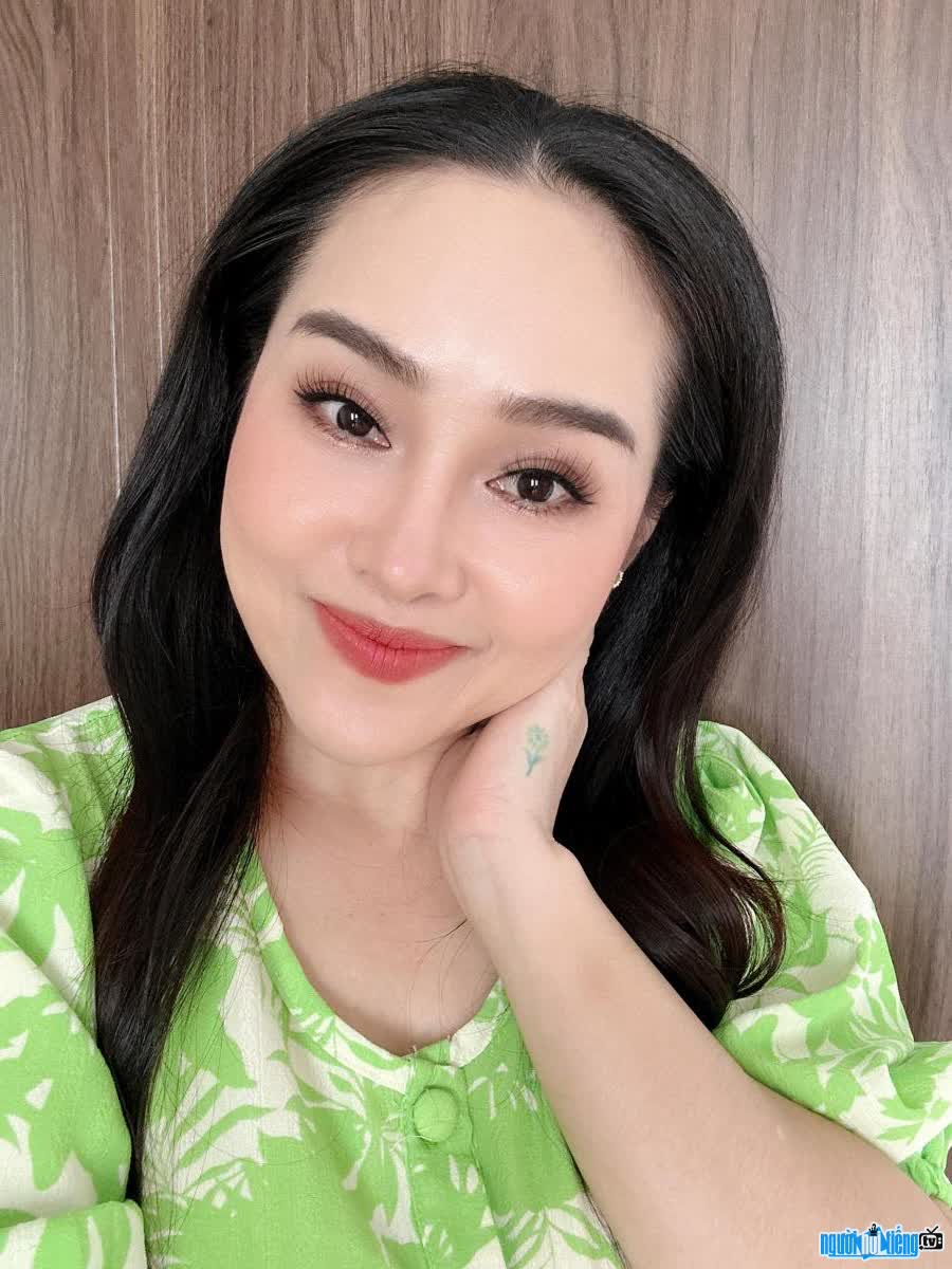 Cuộc Đời và Sự Nghiệp của Phi Nga