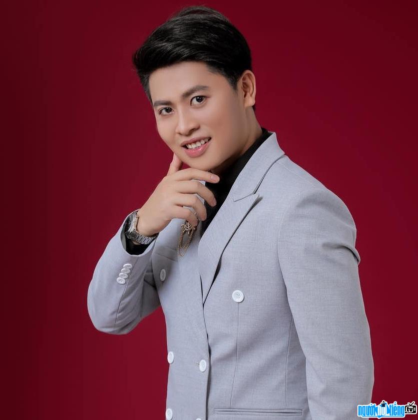 gioi-thieu-ve-ca-si-nguyen-thanh-vien