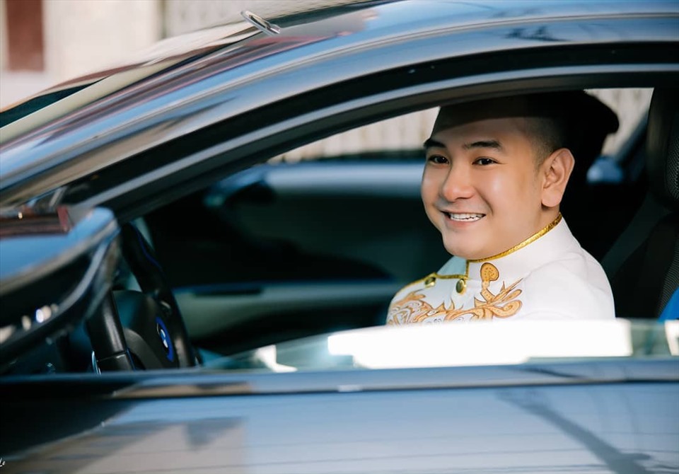 hieu-xemesis-streamer-giau-co-va-doi-tu