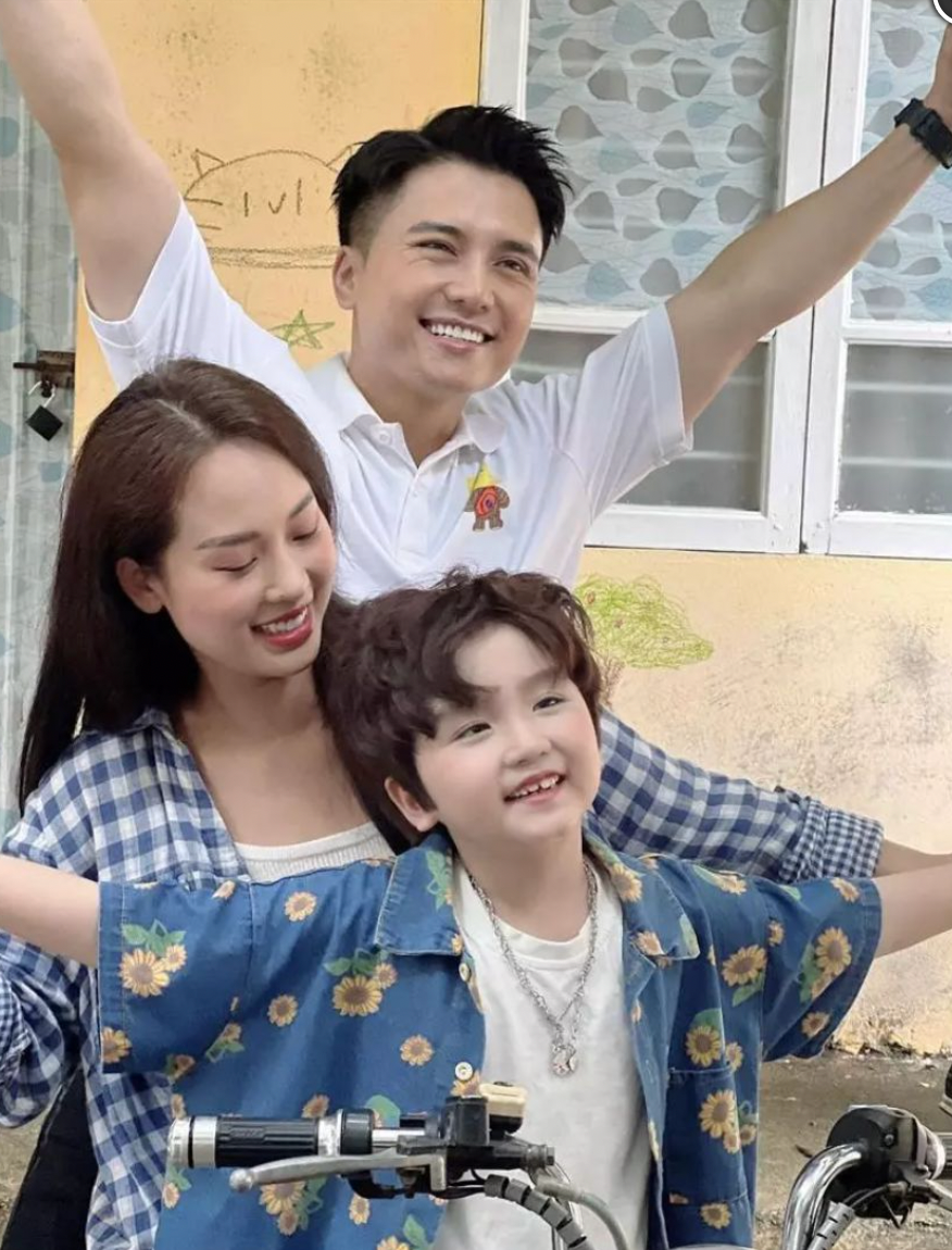 Mạnh Quân: Cuộc đời