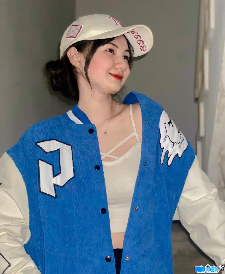 Thảo Táo Tàu: Tiểu Sử