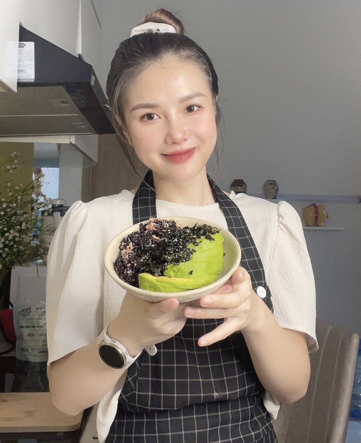 thu nhi Eat Clean: Chi Tiết Cuộc Đời