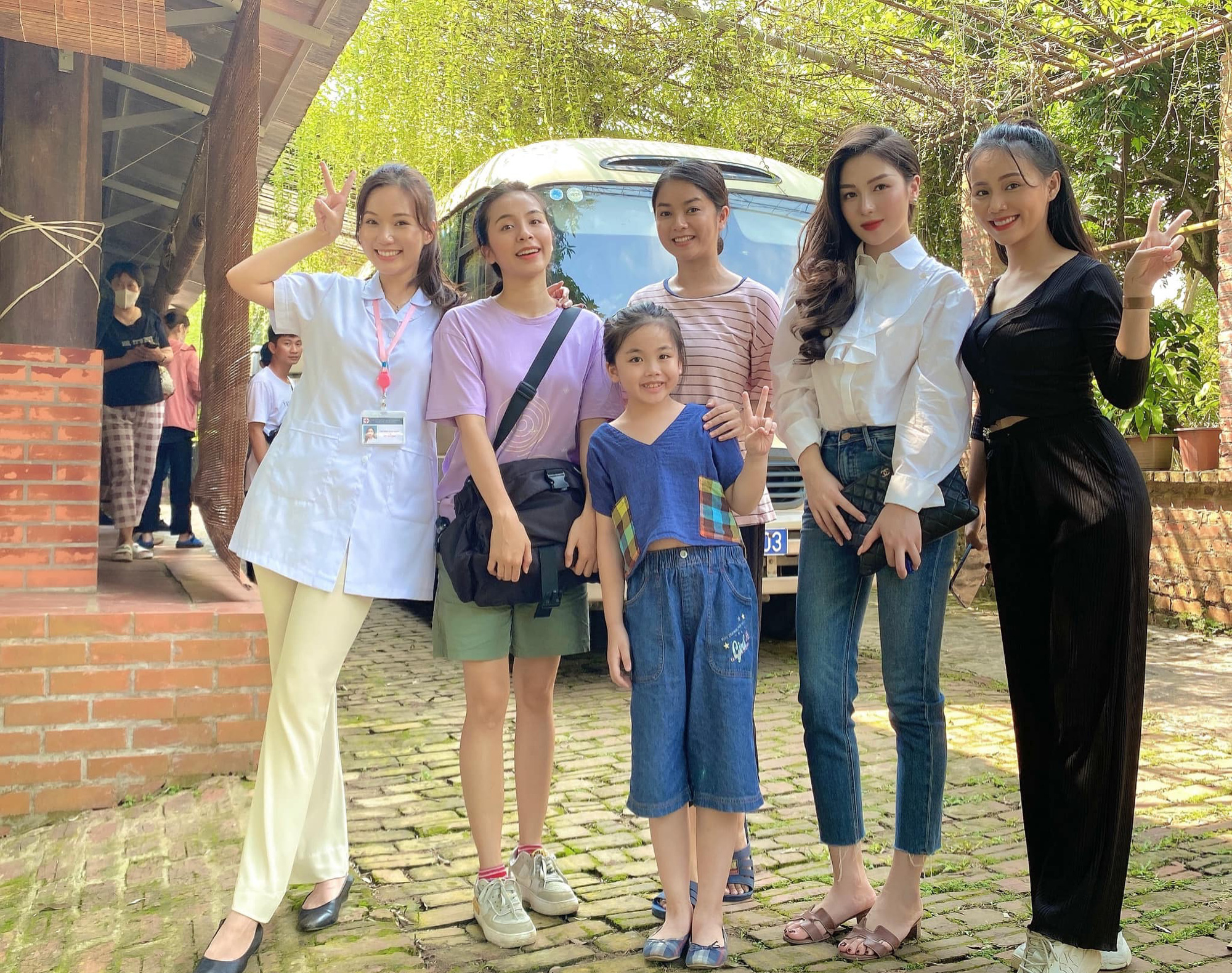 tong-quan-ve-dan-dien-vien-trong-quot-truong-nguyet-tan-minhquot