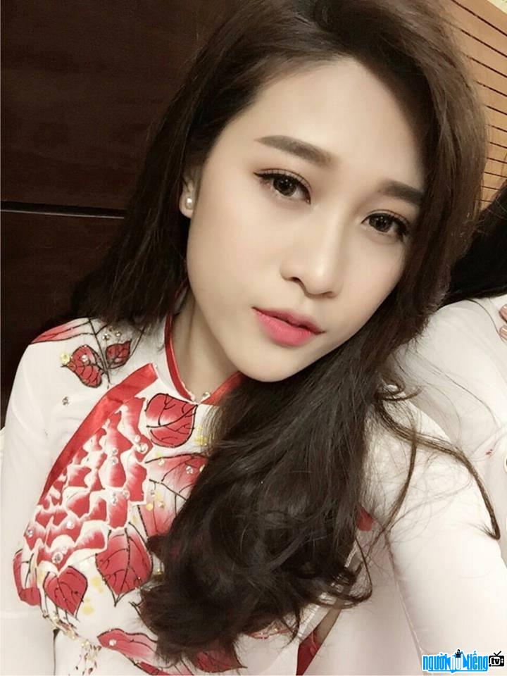 tran-cam-nhung-tong-quan-nhan-vat