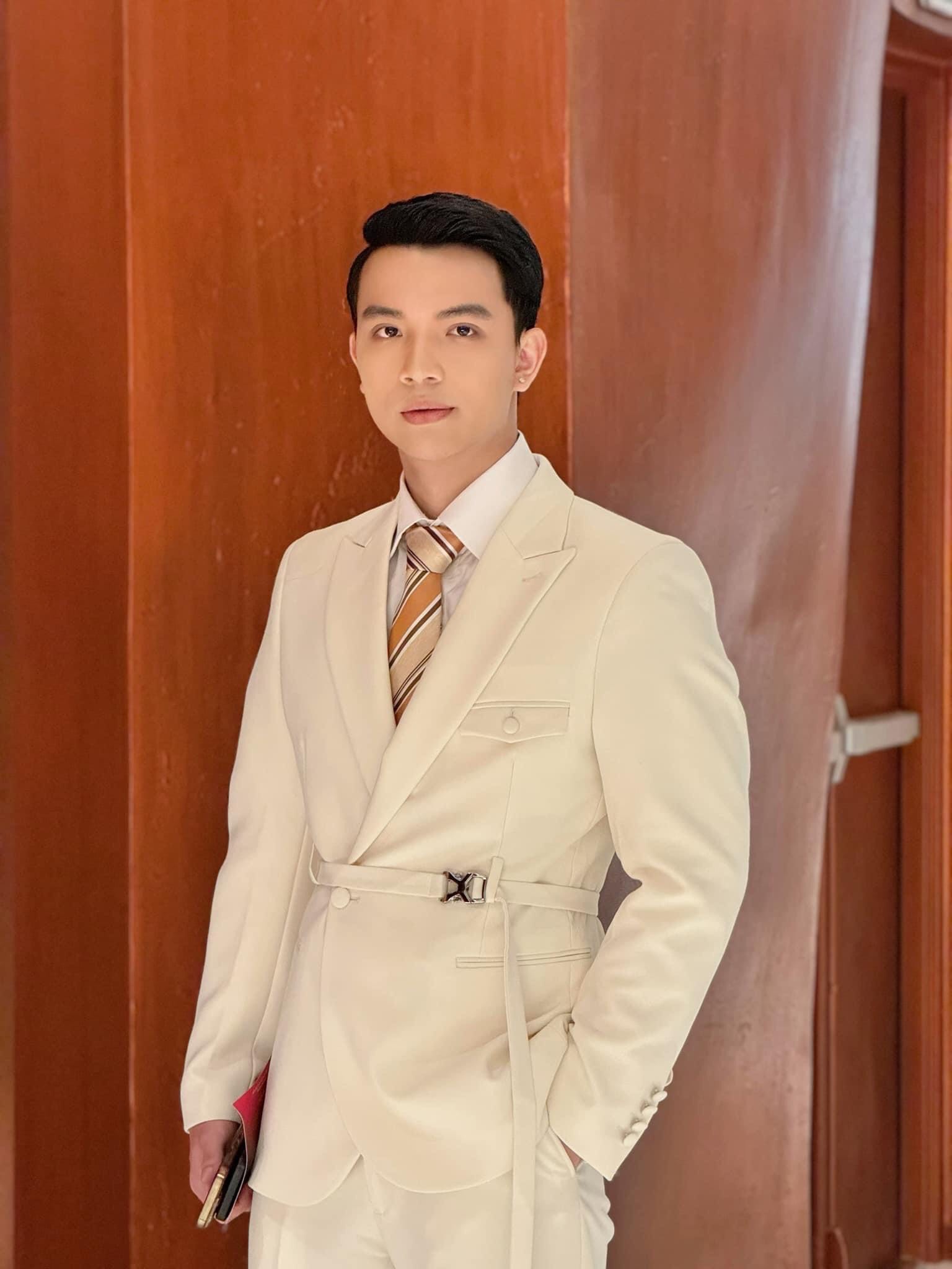 tran-viet-hoang-la-ai