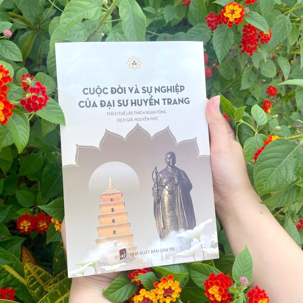 Trang Nơ: Cuộc Đời và Sự Nghiệp