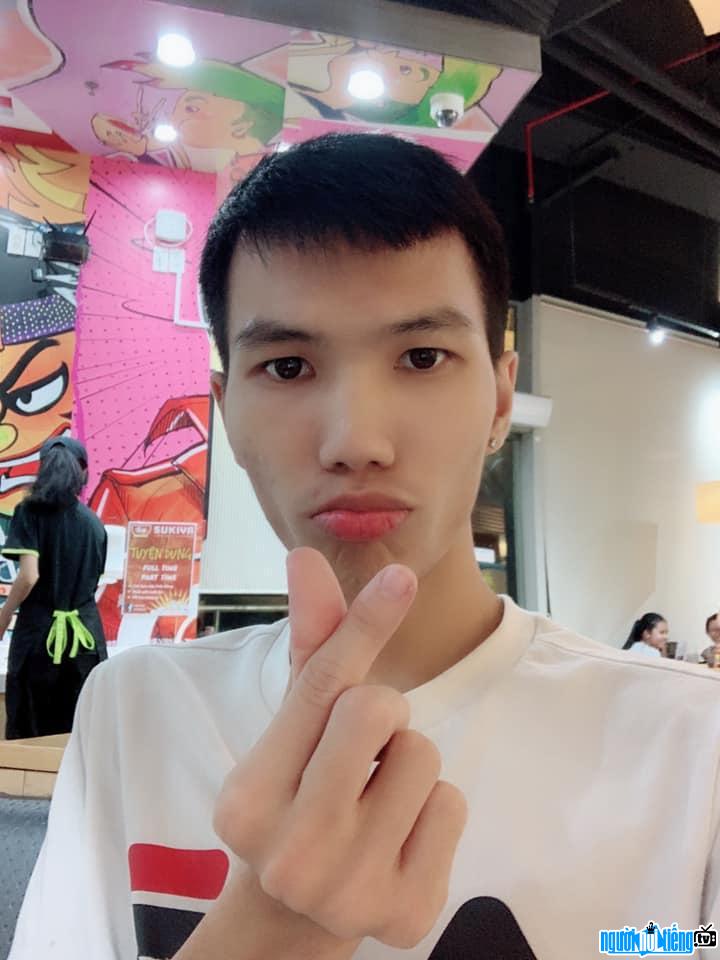 Tú Sena - Cuộc đời và Sự nghiệp